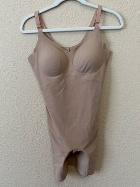 Honeylove SuperPower Mid-Thigh Bodysuit, Size Medium